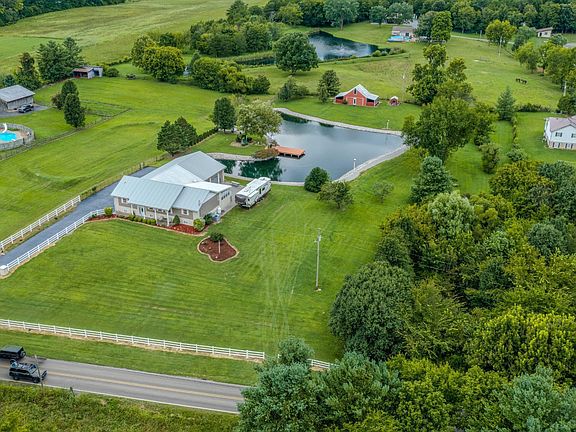 3rd image of 1410 Jeffries Hollow Rd
