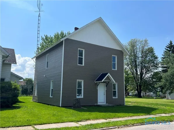 825 Jackson Ave, Defiance, OH 43512