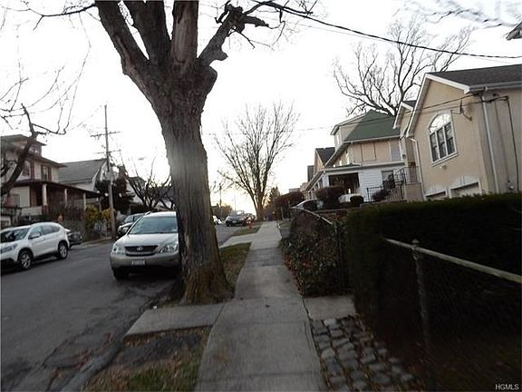 3rd image of 663 Lafayette Ave