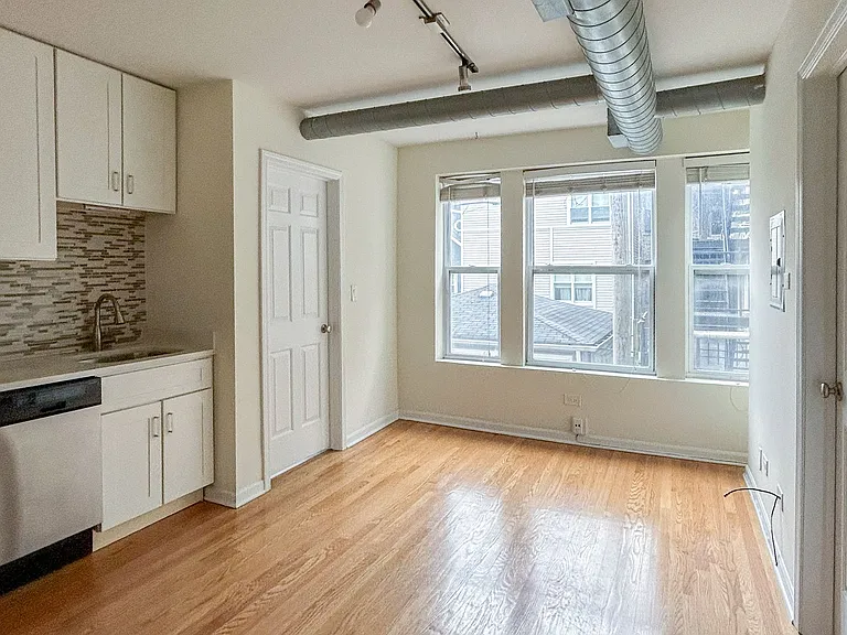 2520 W. Leland — Photo 9