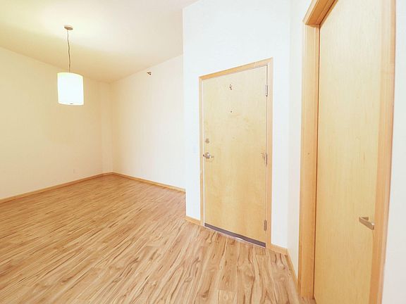 4th image of 2650 University Ave W APT 320