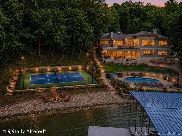 1453 Grand View Dr, Sunrise Beach, MO 65079