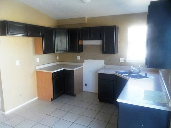 4th image of 11571 Arrow Rock Dr