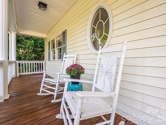 4th image of 111 Leesburg Ln