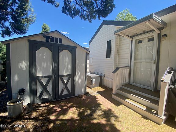 4th image of 1910 Foxtrot Ln #97