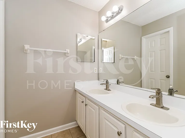 2132 Pebble Creek Ln — Photo 14