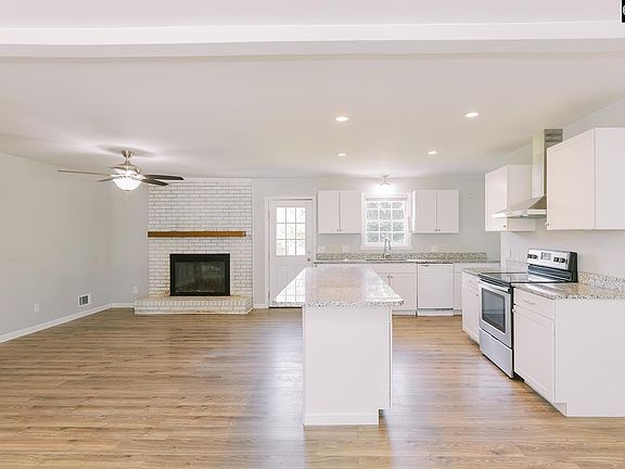 3rd image of 112 Shady Oak Dr