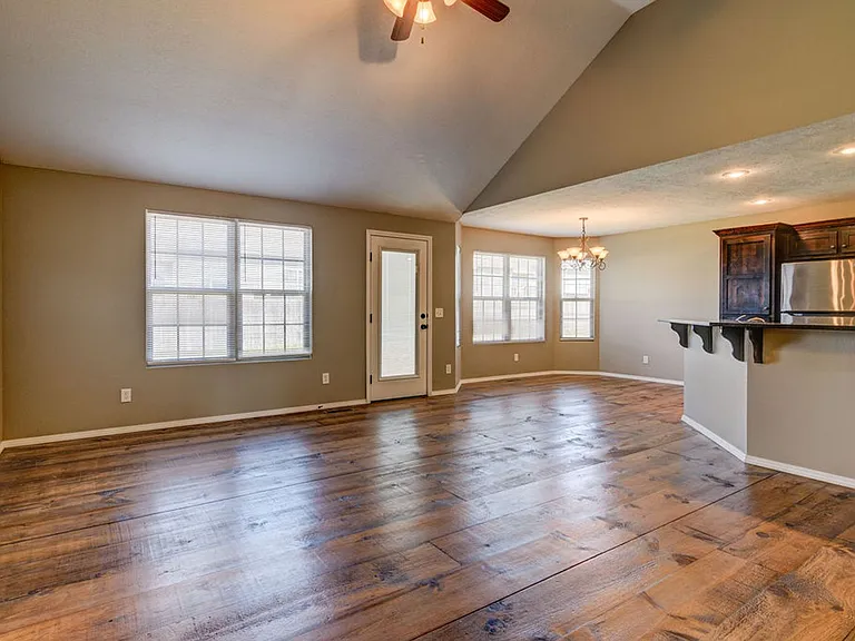 3529 S Juniper Ave — Photo 7