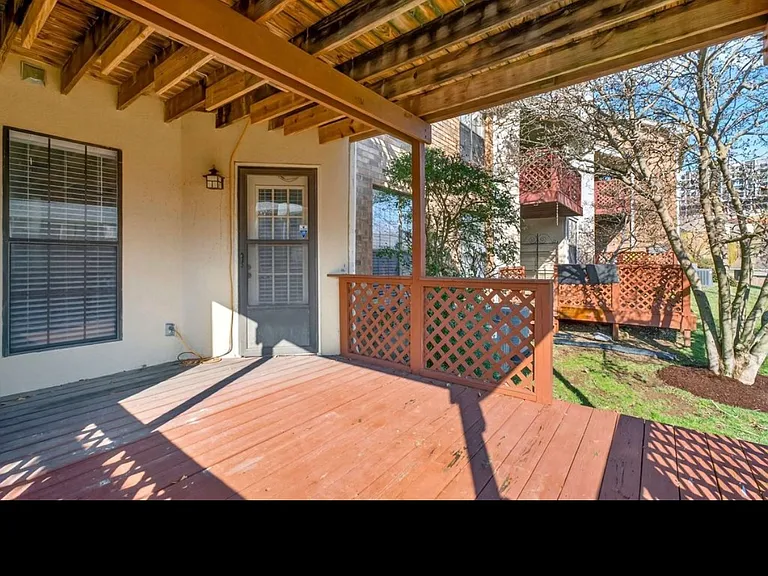 125 Villa View Ct — Photo 7