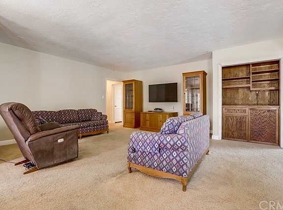 4th image of 8172 Lesner Ave
