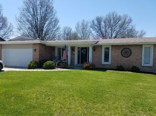 41 Savoy Dr, Lake Saint Louis, MO 63367