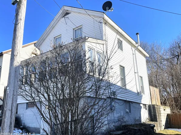 90 Elm Street, Hoosick Falls, NY 12090