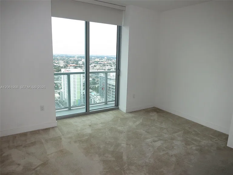 79 SW 12th St #UPH4001 — Photo 21