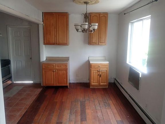 3rd image of 83-22 168th Pl