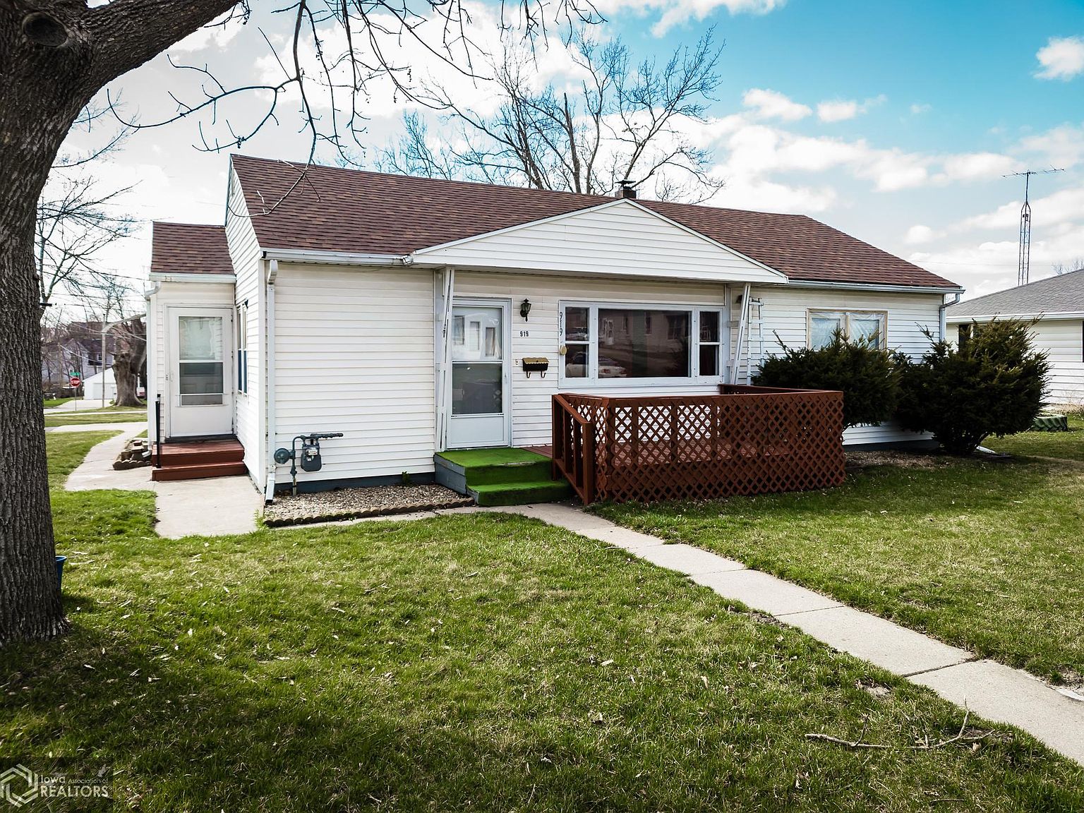 919 S 7th Ave Marshalltown Ia 50158 Mls 5734279 Zillow