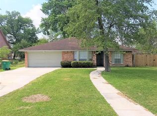 205 Meador Ln, Baytown, TX 77520