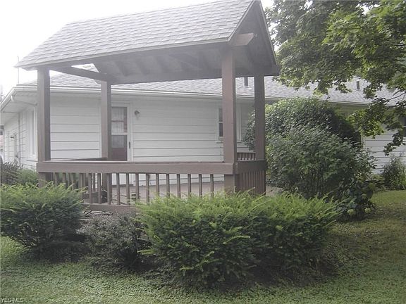 3rd image of 1110 Walton Dr