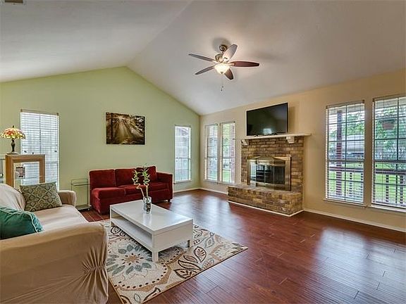 4th image of 1300 Melbourne Ln