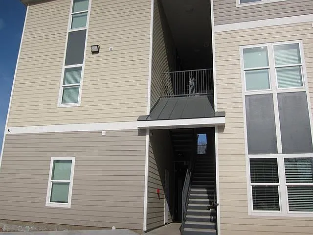 2725 Independence St #101 — Photo 12