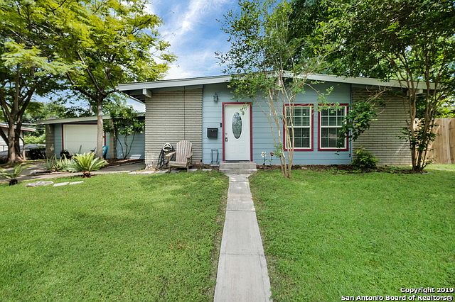1st image of 135 Teakwood Ln