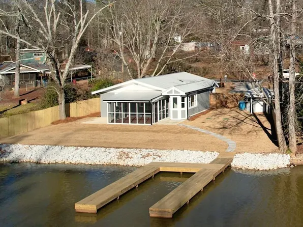 221 Cherokee Dr, Jackson, GA 30233