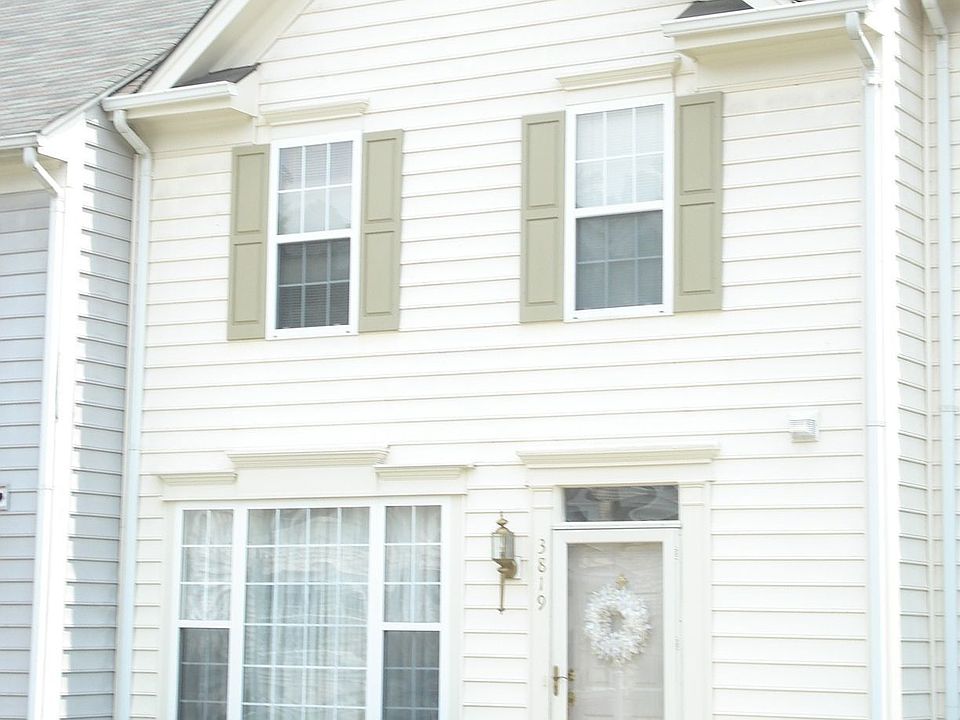 Front of 3 Level Town House