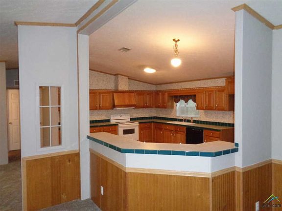 4th image of 10889 Oak Hill Dr