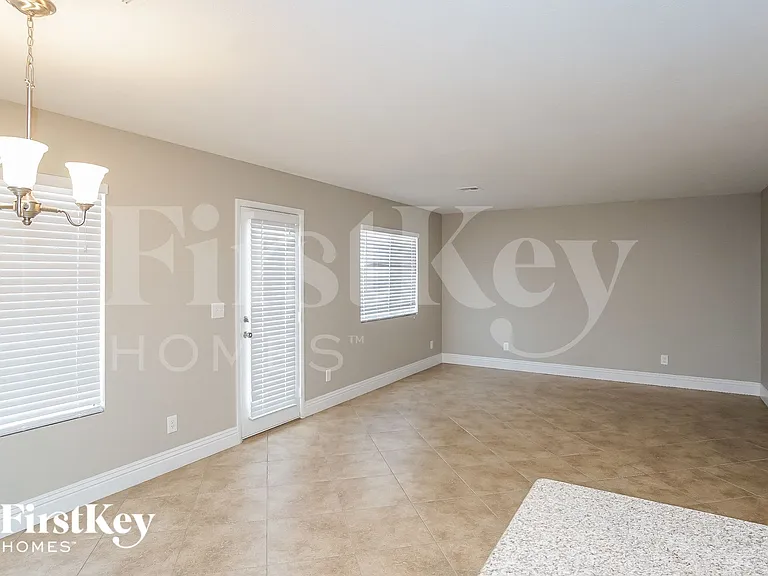 5040 Frozen Springs Ct — Photo 7