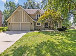 5001 W 112th Ter, Leawood, KS 66211