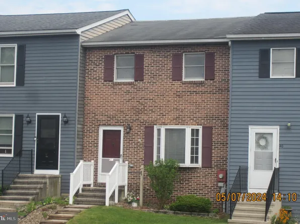 38 Privet Dr, Etters, PA 17319