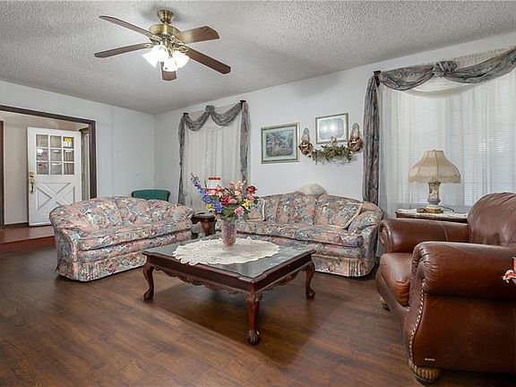 4th image of 4515 W Park Pl