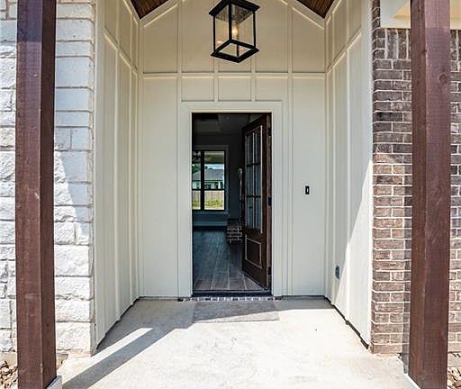 3rd image of 5242 Camargue Dr