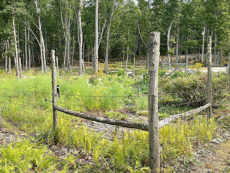 2nd image of 93 Littlefield Ln
