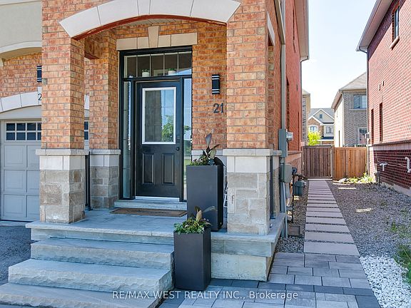 3rd image of 21 Sibella Way
