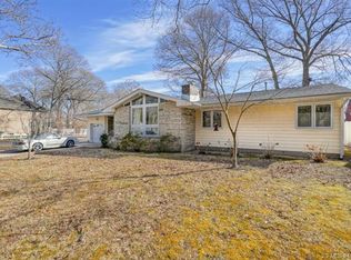 322 Riverside Dr, Bayville, NJ 08721