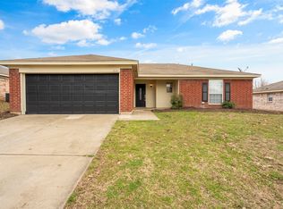 828 Blue Ridge Dr, Burleson, TX 76028