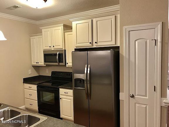 3rd image of 2105A Dovedale Dr