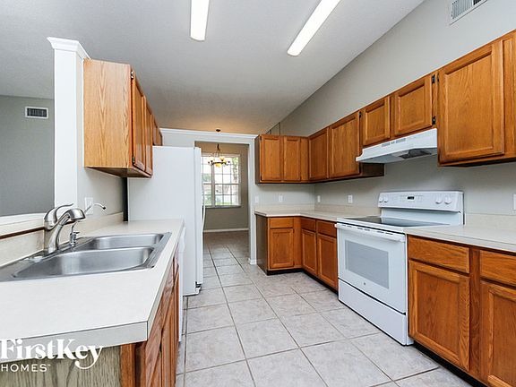 5th image of 11973 Blackheath Cir