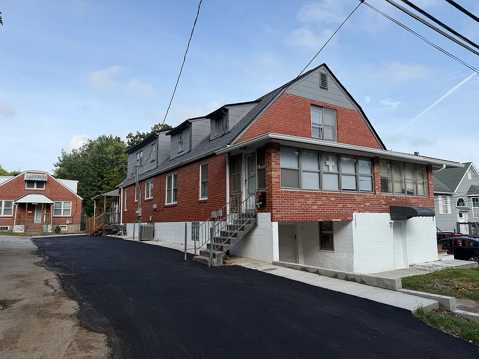 2409 Spencer Ave