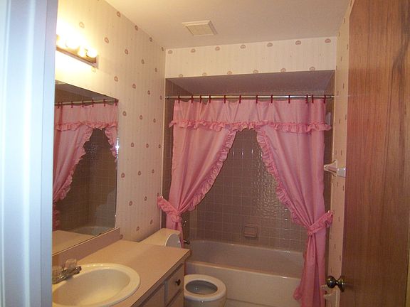 2nd bathroom