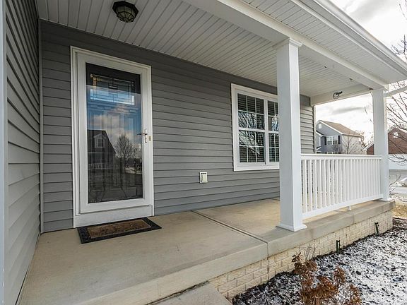 5th image of 716 Alexia Ct