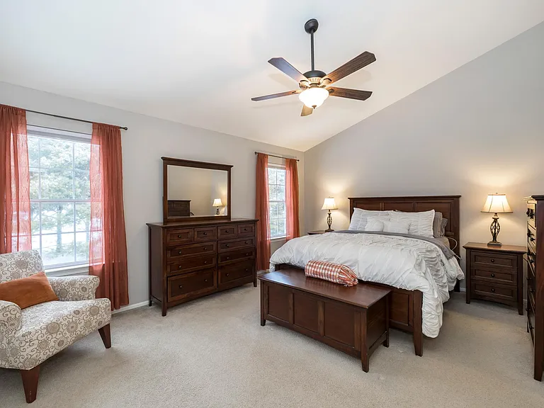 8165 Heritage Dr — Photo 16