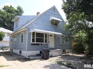 1320 S 11th St, Pekin, IL 61554