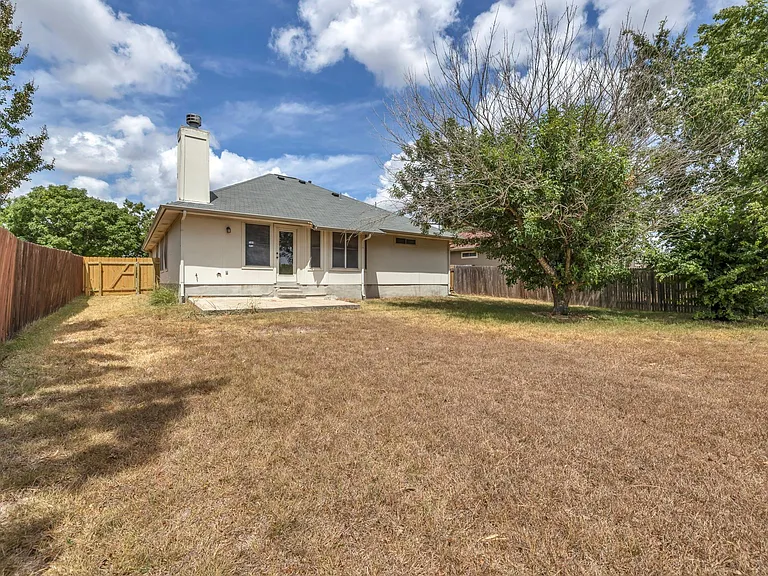 216 Meadowside Dr — Photo 38