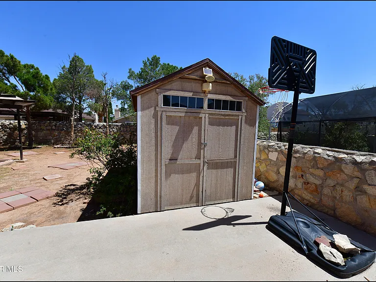 12121 Tower Hill Dr — Photo 41