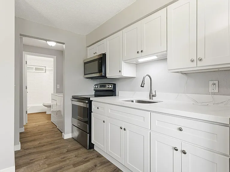 11212 Sheridan Ave S #A — Photo 10