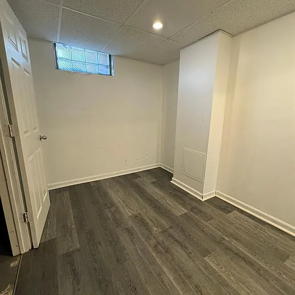 2630 Queen St — Photo 16