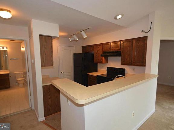 4th image of 5616 Willoughby Newton Dr Unit 34