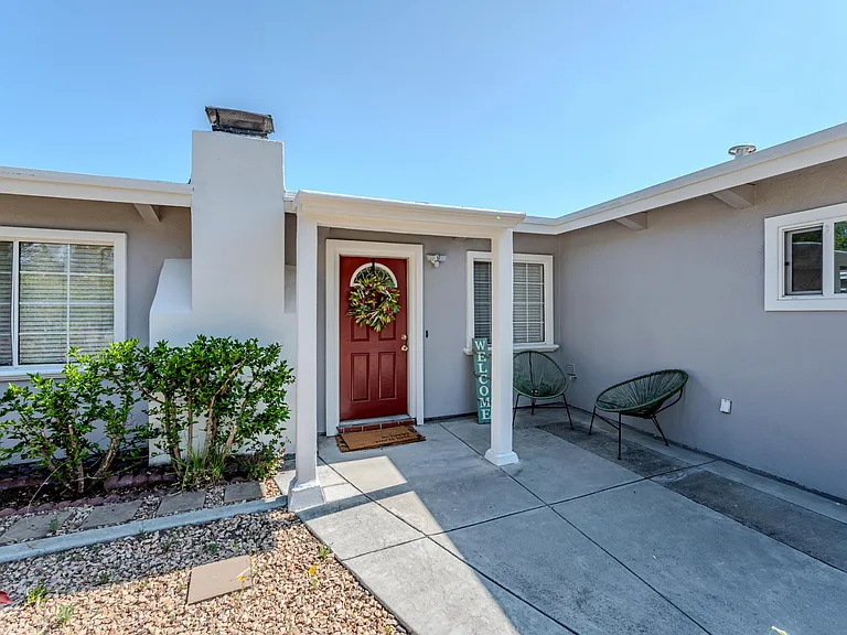 891 Lori Ave — Photo 4
