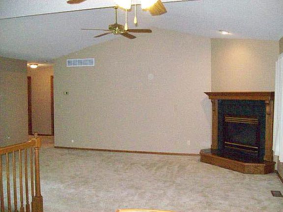 3rd image of 1710 Candace Ln